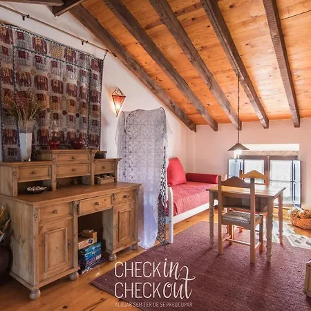 Checkincheckout Casa Da Lua * 马夫拉