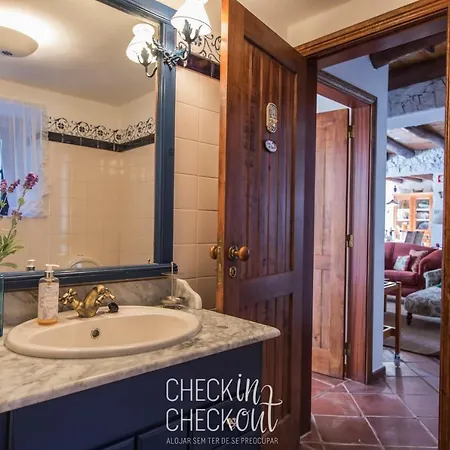 Checkincheckout Casa Da Lua * 马夫拉