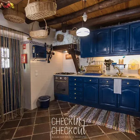 Checkincheckout Casa Da Lua *