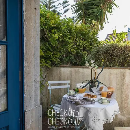 Checkincheckout Casa Da Lua 度假居 *