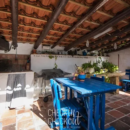 Checkincheckout Casa Da Lua Holiday home *